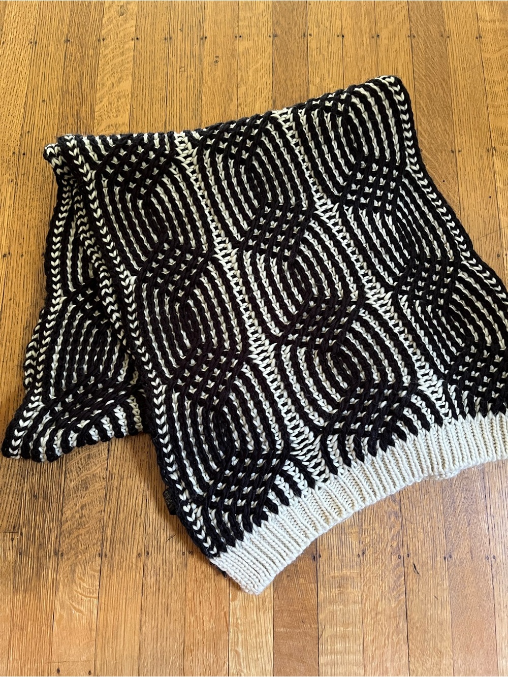 Zara Black and Cream Chunky Knit Blanket Oversized Scarf
